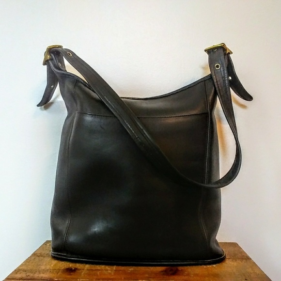 Coach Handbags - VTG Coach No. M8P-9060 Bucket Style Hobo Bag